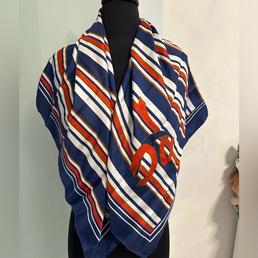 ♥️Roberto Cavalli vintage fular scarf 100% silk absolutely stunning
